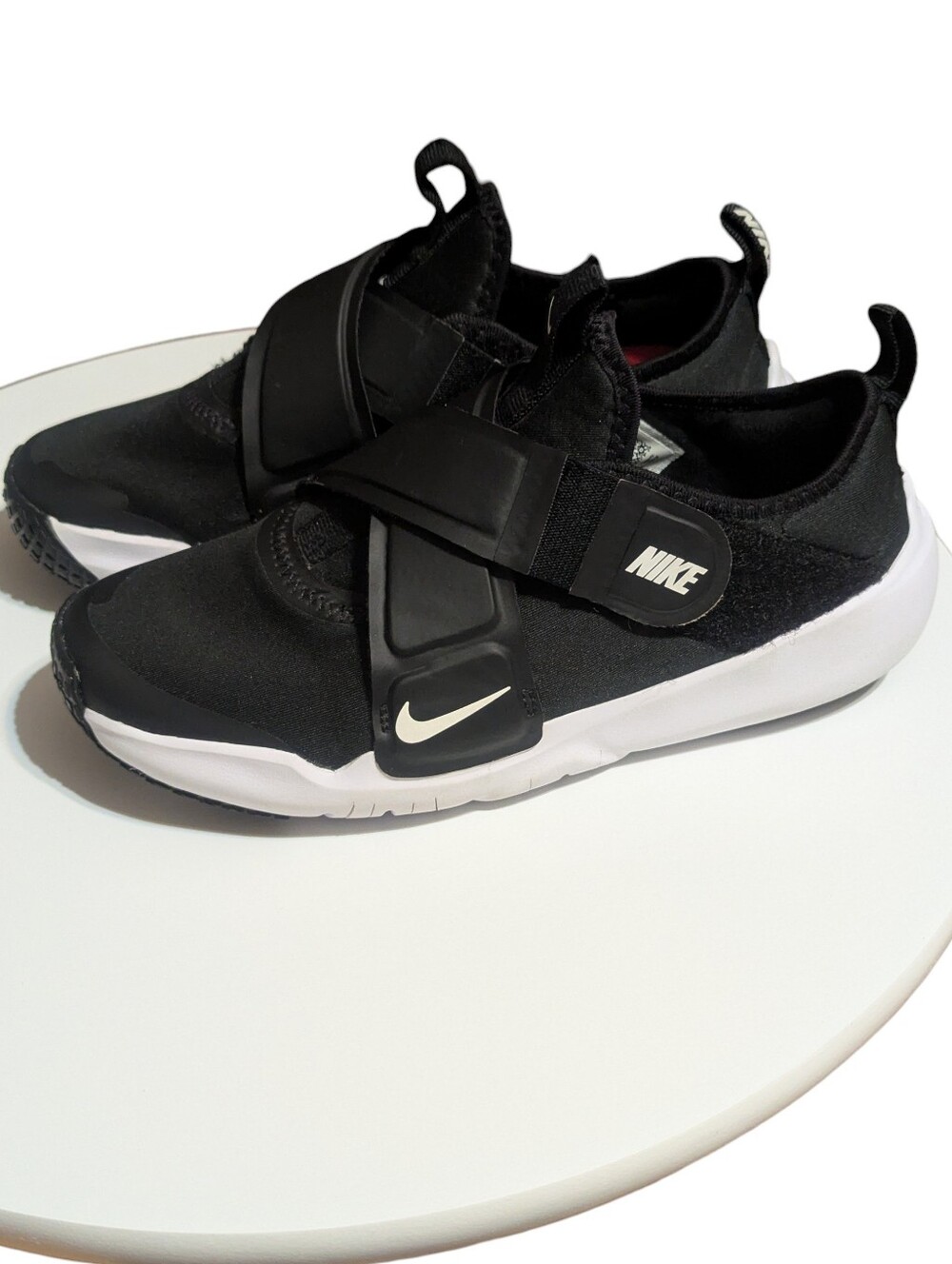 Nike Flex Advance Youth Boy's Criss Cross Adjustable Easy On Sneakers Size 2Y